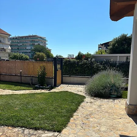 La Depandance Con Giardino Pescara Nyaraló *